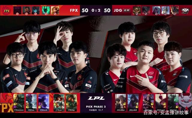 的茶园间驰 的茶园间驰