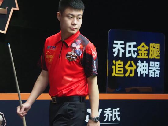 让观众和球 让观众和球